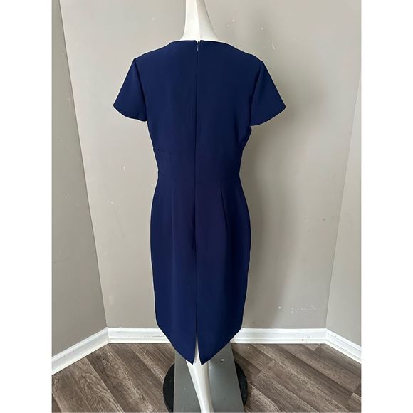 THEIA IVANNA KEYHOLE COCKTAIL DRESS
Regular price - Picture 12 of 14